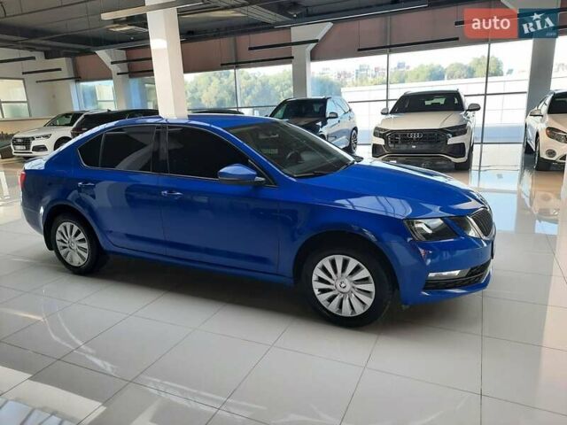 Синий Шкода Октавия, объемом двигателя 1.4 л и пробегом 140 тыс. км за 14599 $, фото 1 на Automoto.ua
