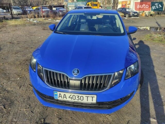 Синий Шкода Октавия, объемом двигателя 1.6 л и пробегом 180 тыс. км за 15000 $, фото 1 на Automoto.ua