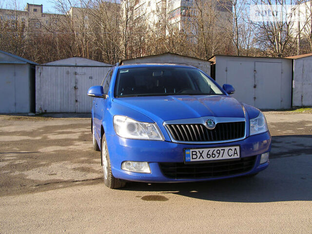 Синий Шкода Октавия, объемом двигателя 2 л и пробегом 190 тыс. км за 9800 $, фото 1 на Automoto.ua