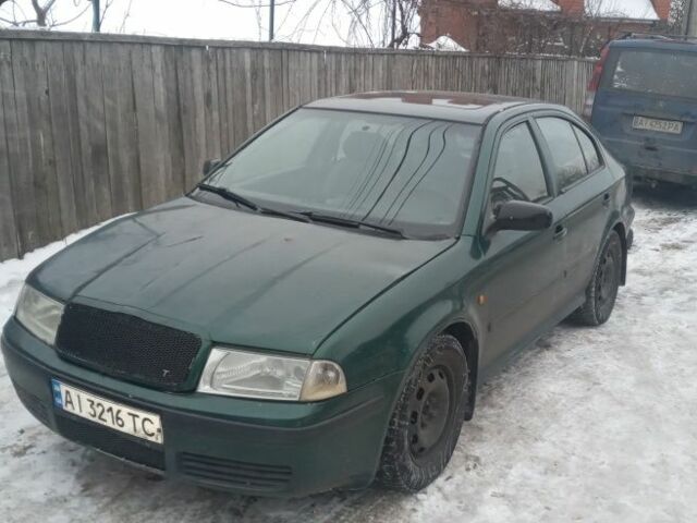 Зеленый Шкода Октавия, объемом двигателя 1.8 л и пробегом 426 тыс. км за 2500 $, фото 1 на Automoto.ua