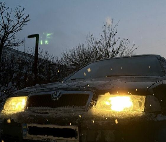 Зелений Шкода Октавія, об'ємом двигуна 1.6 л та пробігом 325 тис. км за 2800 $, фото 1 на Automoto.ua