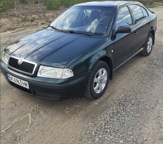 Зеленый Шкода Октавия, объемом двигателя 1.6 л и пробегом 290 тыс. км за 2999 $, фото 1 на Automoto.ua