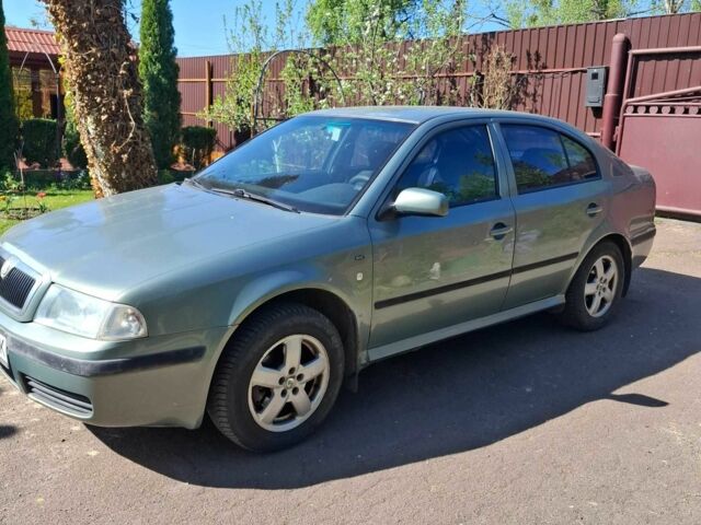 Зеленый Шкода Октавия, объемом двигателя 2 л и пробегом 335 тыс. км за 4500 $, фото 1 на Automoto.ua