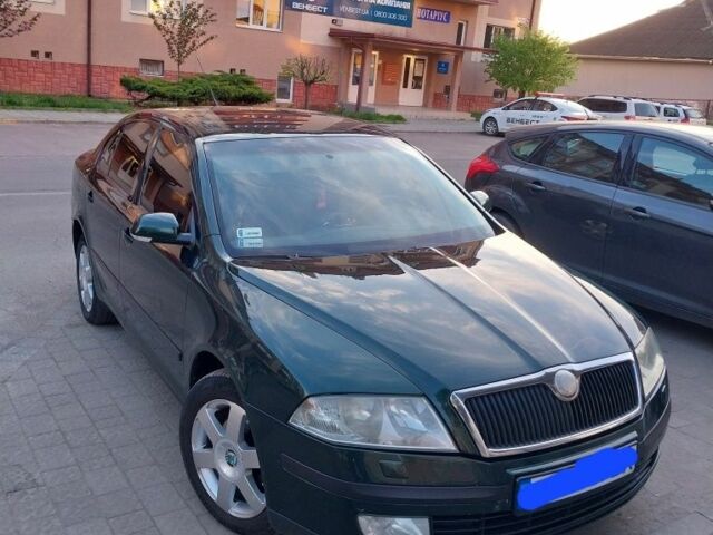 Шкода Октавия 2004 в Ужгороде на Automoto.ua Зеленый Шкода Октавия, объемом двигателя 2 л и пробегом 280 тыс. км за 5500 $, фото 1 на Automoto.ua