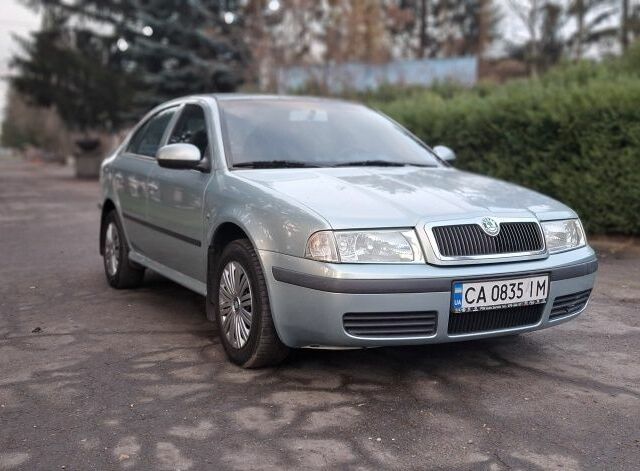 Зеленый Шкода Октавия, объемом двигателя 1.6 л и пробегом 242 тыс. км за 5700 $, фото 1 на Automoto.ua