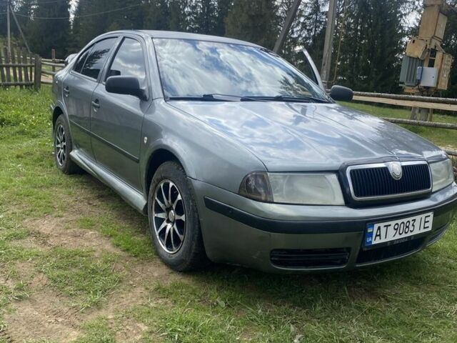 Зеленый Шкода Октавия, объемом двигателя 1.6 л и пробегом 300 тыс. км за 3100 $, фото 1 на Automoto.ua