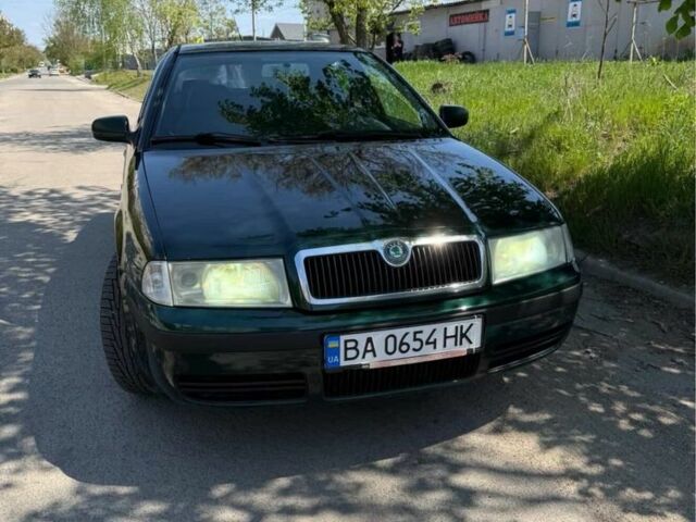Зеленый Шкода Октавия, объемом двигателя 1.8 л и пробегом 270 тыс. км за 4800 $, фото 1 на Automoto.ua