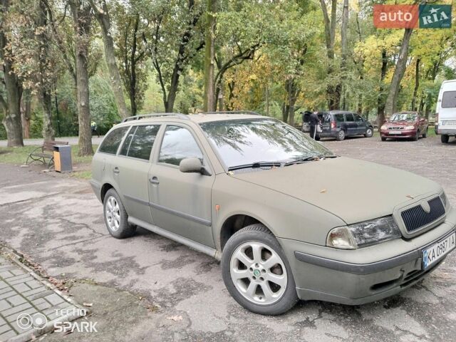 Зелений Шкода Октавія, об'ємом двигуна 1.98 л та пробігом 573 тис. км за 3200 $, фото 1 на Automoto.ua