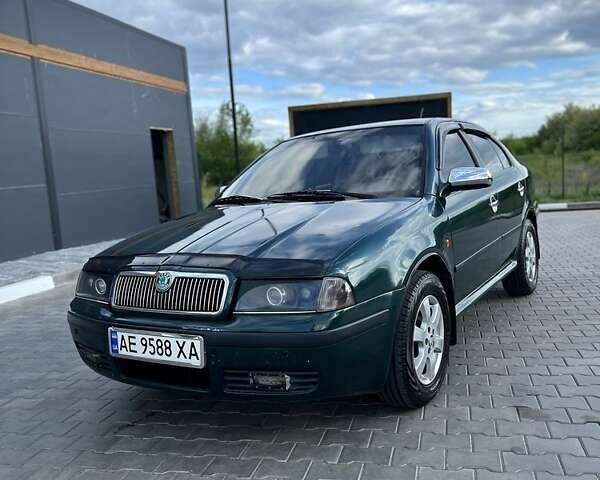 Зелений Шкода Октавія, об'ємом двигуна 2 л та пробігом 240 тис. км за 4600 $, фото 1 на Automoto.ua