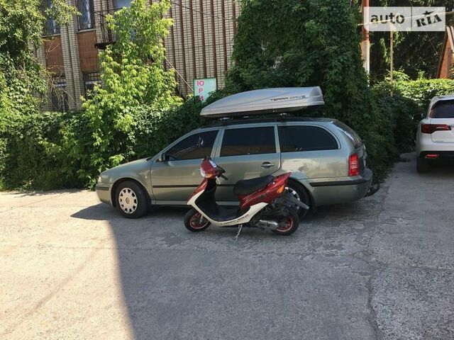 Зелений Шкода Октавія, об'ємом двигуна 1.6 л та пробігом 256 тис. км за 5400 $, фото 1 на Automoto.ua