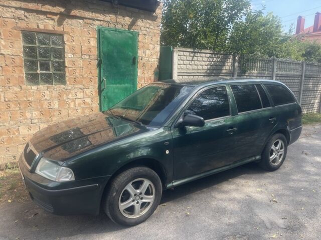 Зеленый Шкода Октавия, объемом двигателя 1.6 л и пробегом 375 тыс. км за 3402 $, фото 1 на Automoto.ua