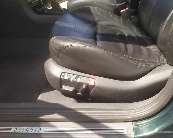 Зелений Шкода Октавія, об'ємом двигуна 1.78 л та пробігом 249 тис. км за 5650 $, фото 1 на Automoto.ua