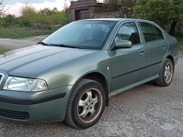 Зелений Шкода Октавія, об'ємом двигуна 2 л та пробігом 500 тис. км за 3500 $, фото 1 на Automoto.ua