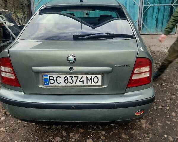 Зеленый Шкода Октавия, объемом двигателя 1.8 л и пробегом 300 тыс. км за 3700 $, фото 1 на Automoto.ua