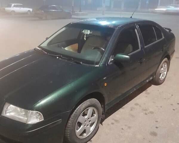 Зеленый Шкода Октавия, объемом двигателя 1.9 л и пробегом 320 тыс. км за 3600 $, фото 1 на Automoto.ua