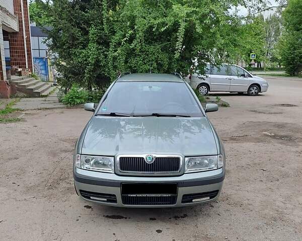 Зеленый Шкода Октавия, объемом двигателя 1.6 л и пробегом 279 тыс. км за 4100 $, фото 1 на Automoto.ua