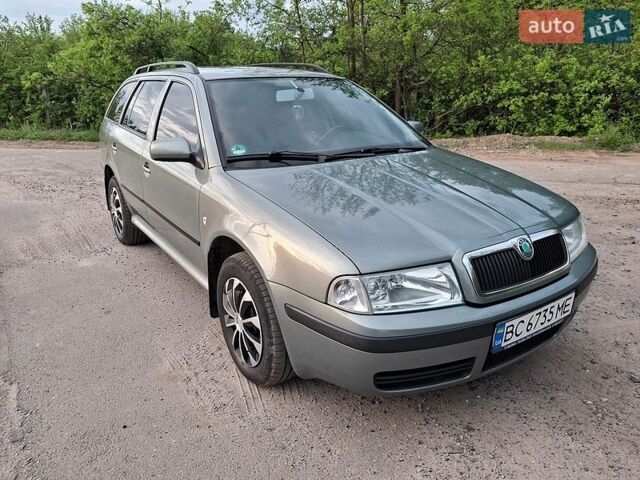 Зеленый Шкода Октавия, объемом двигателя 1.6 л и пробегом 243 тыс. км за 4800 $, фото 1 на Automoto.ua