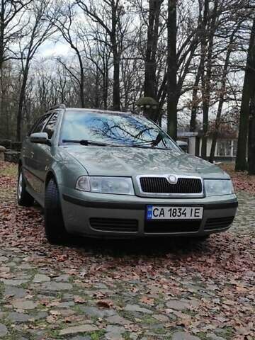 Зеленый Шкода Октавия, объемом двигателя 1.6 л и пробегом 292 тыс. км за 4200 $, фото 1 на Automoto.ua