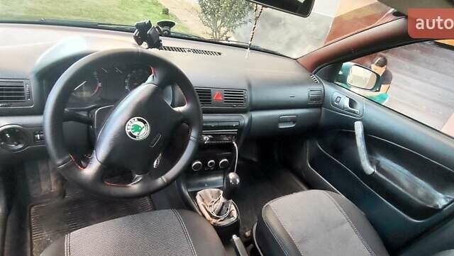 Зеленый Шкода Октавия, объемом двигателя 1.9 л и пробегом 390 тыс. км за 2000 $, фото 1 на Automoto.ua