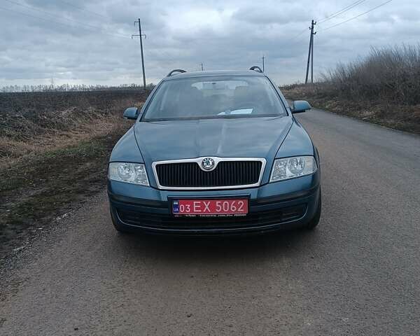 Зеленый Шкода Октавия, объемом двигателя 1.6 л и пробегом 203 тыс. км за 5200 $, фото 1 на Automoto.ua