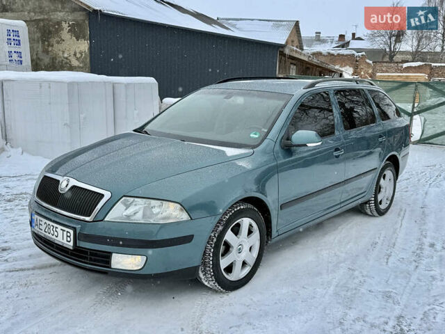 Зеленый Шкода Октавия, объемом двигателя 1.6 л и пробегом 241 тыс. км за 6700 $, фото 1 на Automoto.ua