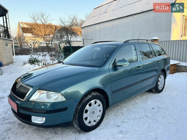 Зеленый Шкода Октавия, объемом двигателя 1.6 л и пробегом 133 тыс. км за 6999 $, фото 1 на Automoto.ua