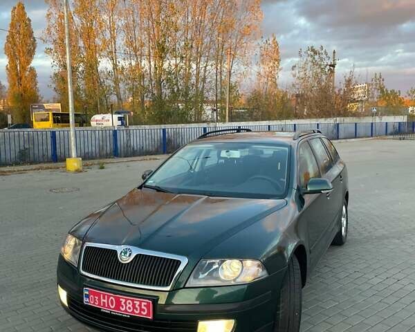 Зеленый Шкода Октавия, объемом двигателя 1.6 л и пробегом 188 тыс. км за 6899 $, фото 1 на Automoto.ua