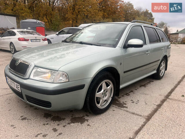 Зеленый Шкода Октавия, объемом двигателя 1.6 л и пробегом 142 тыс. км за 5900 $, фото 1 на Automoto.ua