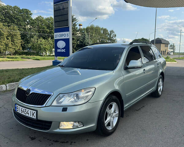 Зеленый Шкода Октавия, объемом двигателя 1.6 л и пробегом 221 тыс. км за 6450 $, фото 1 на Automoto.ua