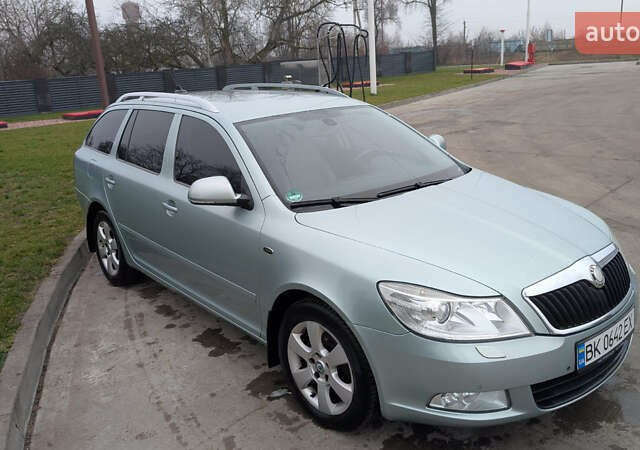 Зеленый Шкода Октавия, объемом двигателя 1.97 л и пробегом 367 тыс. км за 9300 $, фото 1 на Automoto.ua