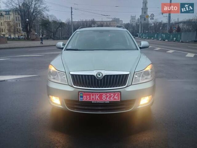 Зеленый Шкода Октавия, объемом двигателя 1.4 л и пробегом 231 тыс. км за 8499 $, фото 1 на Automoto.ua
