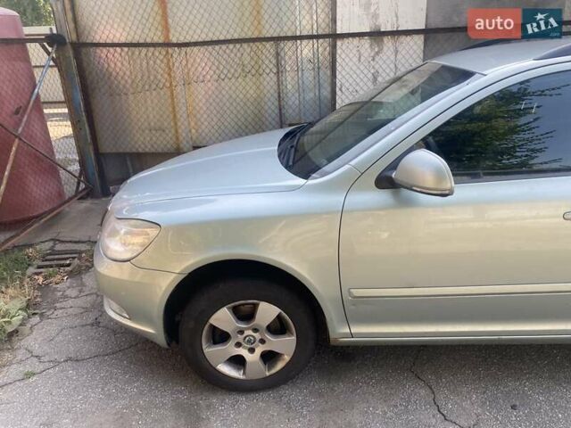Зелений Шкода Октавія, об'ємом двигуна 1.6 л та пробігом 301 тис. км за 7300 $, фото 1 на Automoto.ua