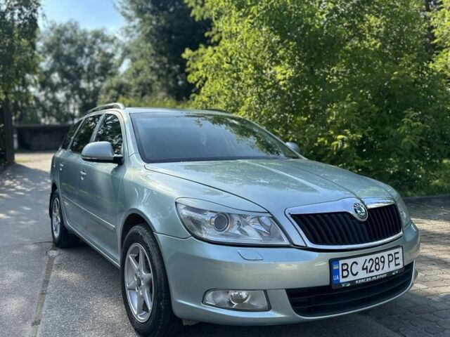 Зелений Шкода Октавія, об'ємом двигуна 2 л та пробігом 270 тис. км за 6500 $, фото 1 на Automoto.ua