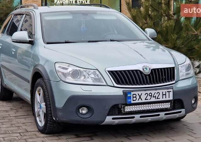 Зелений Шкода Октавія, об'ємом двигуна 2 л та пробігом 330 тис. км за 10300 $, фото 1 на Automoto.ua