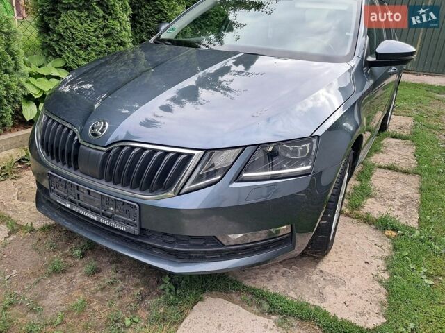 Зелений Шкода Октавія, об'ємом двигуна 1.6 л та пробігом 200 тис. км за 12800 $, фото 1 на Automoto.ua