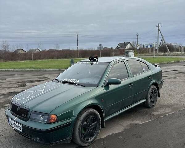 Зеленый Шкода Октавия, объемом двигателя 1.8 л и пробегом 330 тыс. км за 3900 $, фото 1 на Automoto.ua