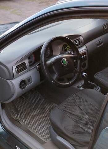 Зеленый Шкода Октавия, объемом двигателя 1.6 л и пробегом 300 тыс. км за 3000 $, фото 1 на Automoto.ua