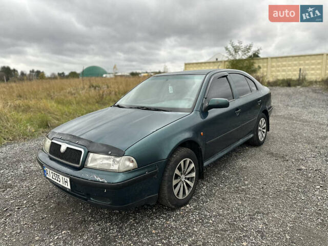 Зелений Шкода Октавія, об'ємом двигуна 1.6 л та пробігом 300 тис. км за 2600 $, фото 1 на Automoto.ua
