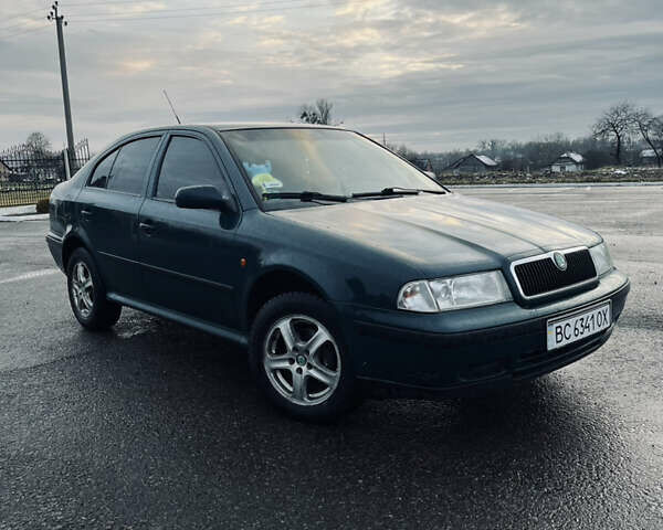 Зеленый Шкода Октавия, объемом двигателя 1.6 л и пробегом 260 тыс. км за 3750 $, фото 1 на Automoto.ua