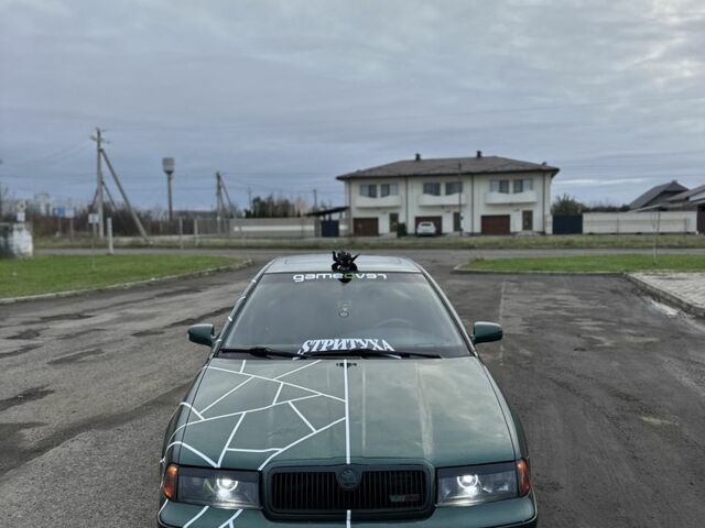 Зеленый Шкода Октавия, объемом двигателя 1.8 л и пробегом 330 тыс. км за 3900 $, фото 1 на Automoto.ua