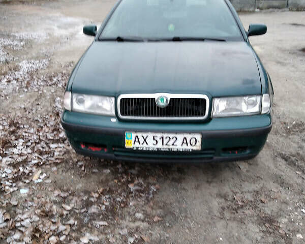 Зеленый Шкода Октавия, объемом двигателя 1.6 л и пробегом 270 тыс. км за 3200 $, фото 1 на Automoto.ua