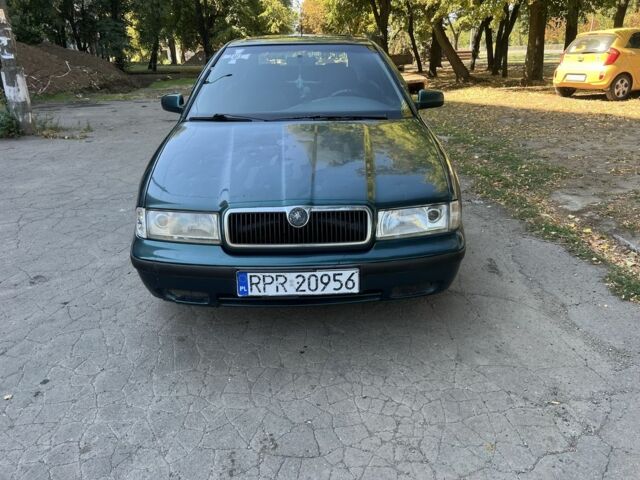 Зелений Шкода Октавія, об'ємом двигуна 1.9 л та пробігом 300 тис. км за 1750 $, фото 1 на Automoto.ua