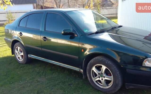 Зелений Шкода Октавія, об'ємом двигуна 1.6 л та пробігом 290 тис. км за 3300 $, фото 1 на Automoto.ua