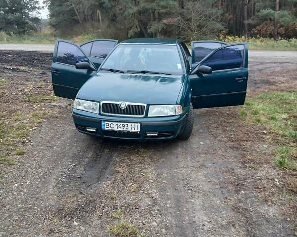 Зеленый Шкода Октавия, объемом двигателя 1.6 л и пробегом 386 тыс. км за 2299 $, фото 1 на Automoto.ua
