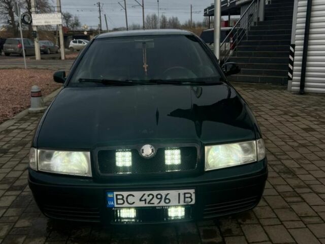 Зелений Шкода Октавія, об'ємом двигуна 2 л та пробігом 390 тис. км за 2800 $, фото 1 на Automoto.ua