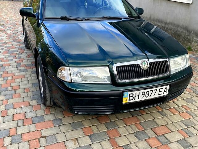 Зеленый Шкода Октавия, объемом двигателя 1.8 л и пробегом 230 тыс. км за 3900 $, фото 1 на Automoto.ua