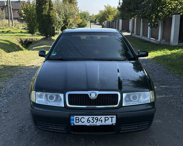 Зелений Шкода Октавія, об'ємом двигуна 2 л та пробігом 480 тис. км за 2800 $, фото 1 на Automoto.ua