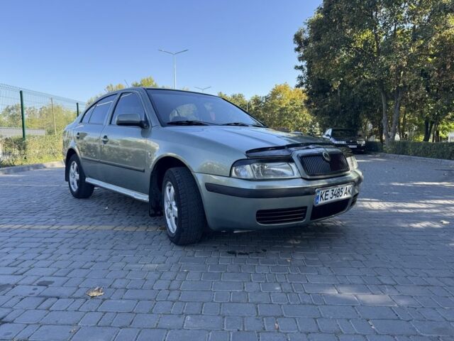 Зеленый Шкода Октавия, объемом двигателя 1.8 л и пробегом 300 тыс. км за 4600 $, фото 1 на Automoto.ua