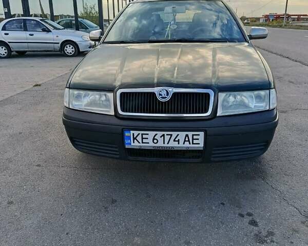 Зеленый Шкода Октавия, объемом двигателя 1.6 л и пробегом 445 тыс. км за 3500 $, фото 1 на Automoto.ua