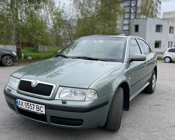 Зеленый Шкода Октавия, объемом двигателя 1.8 л и пробегом 420 тыс. км за 6000 $, фото 1 на Automoto.ua